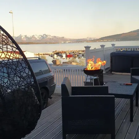 Casa vacanze Koselig Hus Med Havutsikt Sortland